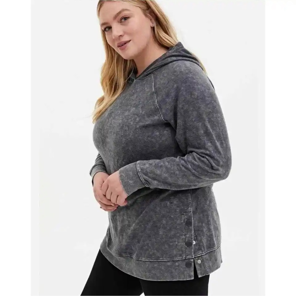 Torrid Black Mineral Wash Lightweight Side Snap Tunic Hoodie. Size 2. Nwot. Plus